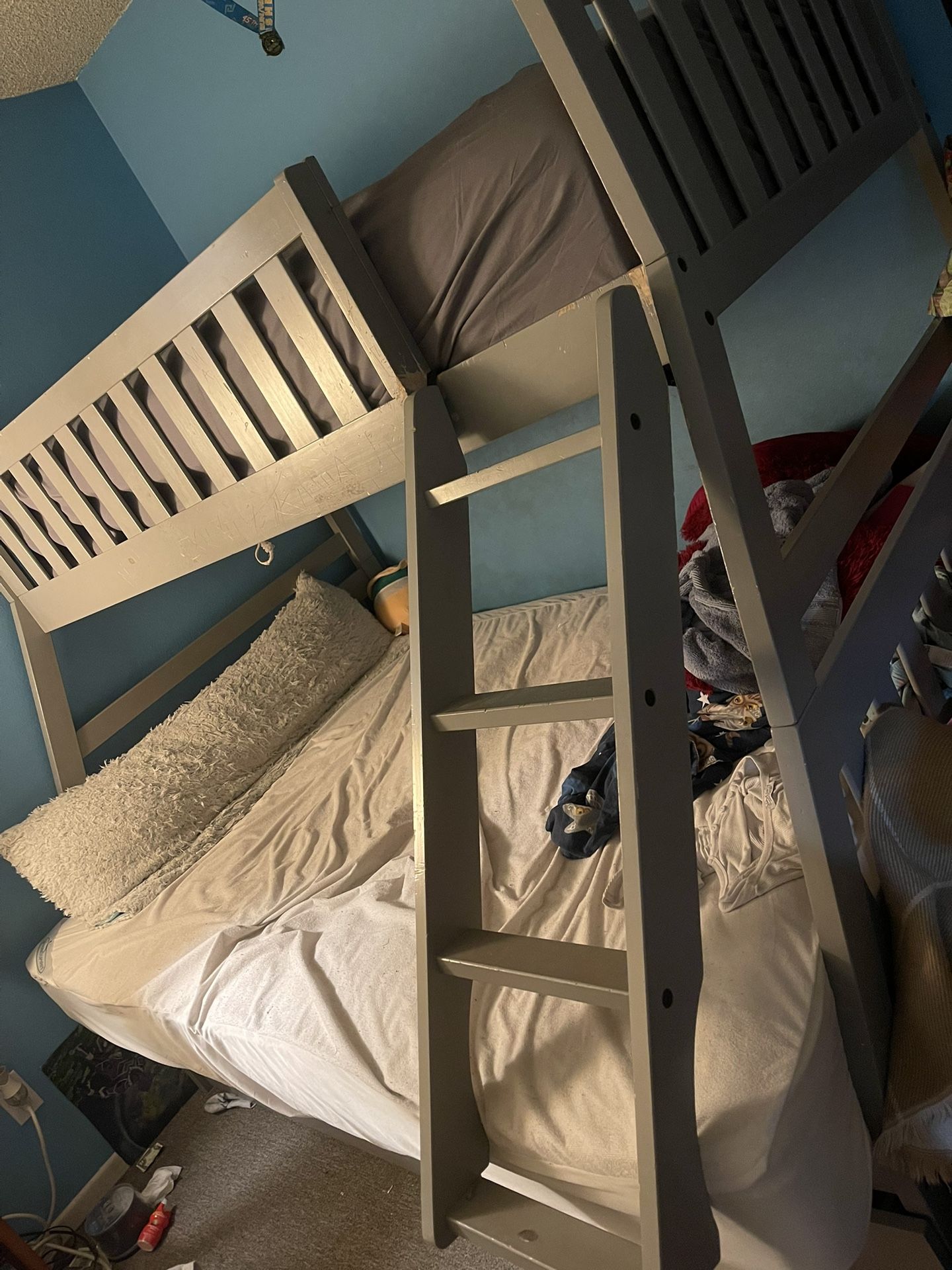 Queen And Twin Bunk bed. 