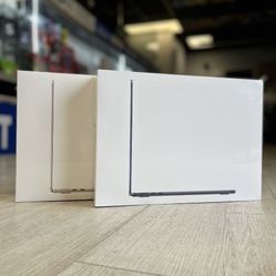 MacBook Air M2 Chip (Latest Model)