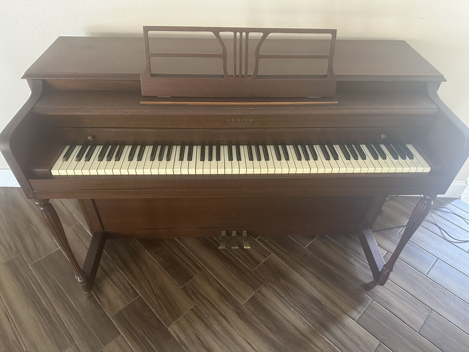 Lester Piano