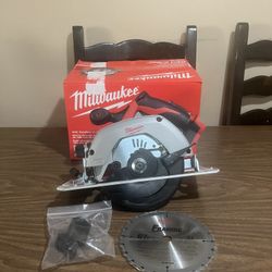 Milwaukee M18 Cordless 6-1/2” Circular Saw 