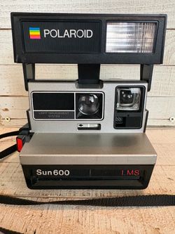 Vintage Polaroid Sun 600 LMS Instant 600 Film Camera With Built-In Flash