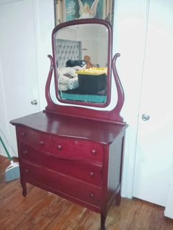 Dresser