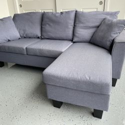 Gray Sectional W Movable Chaise 