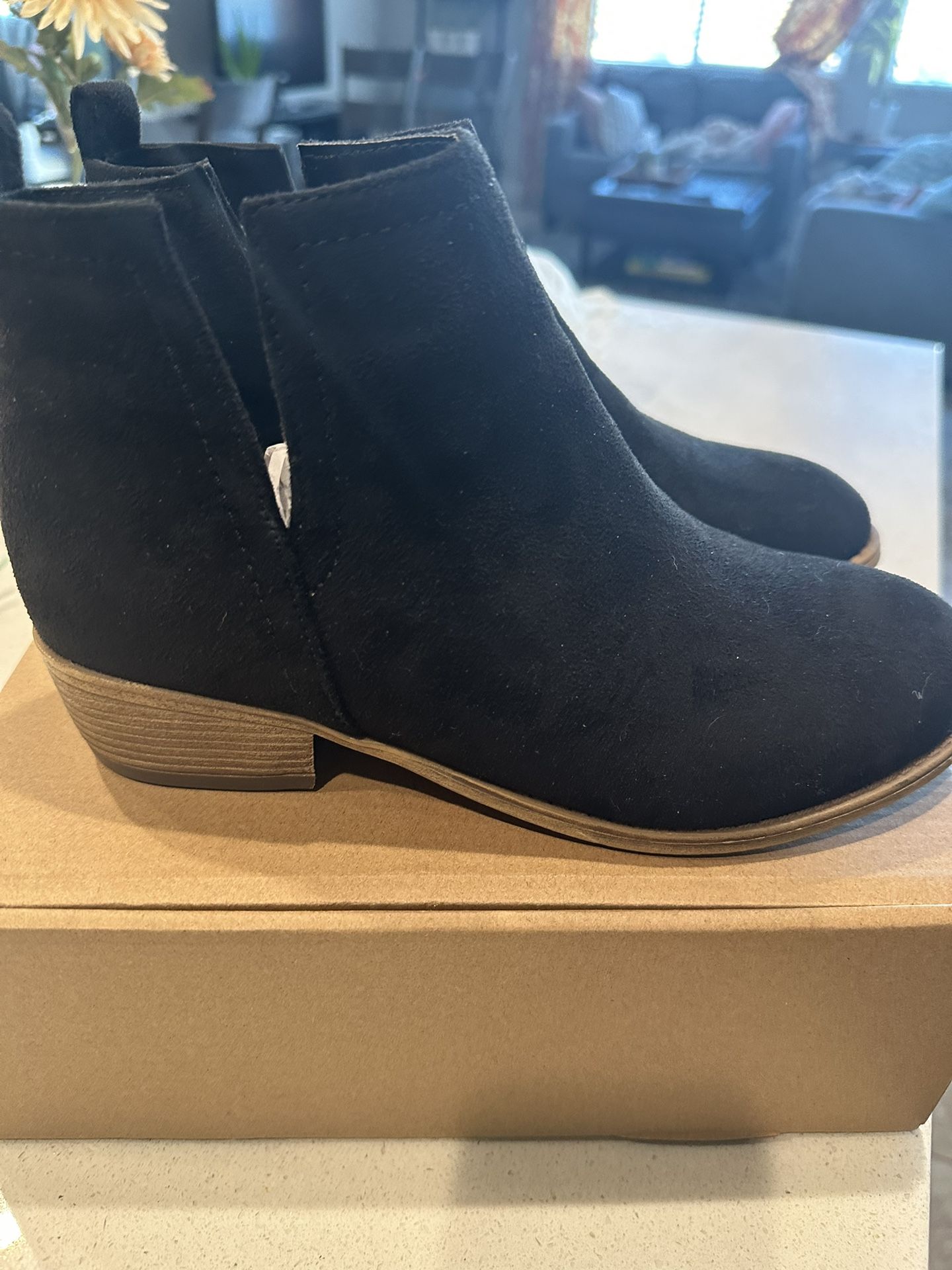 Brand New Women Ankle Boots - Size 8