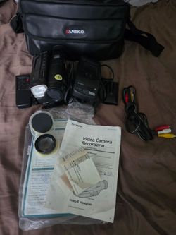 Sony Video8 Handycam CCD TR98 Camcorder with Accessories