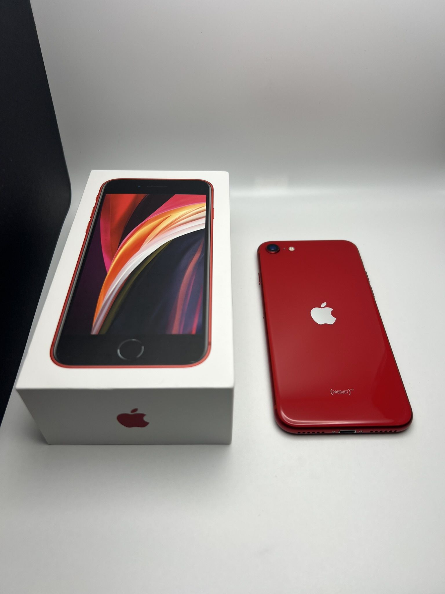 š„UNLOCKED iPhone SEš„