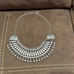 Costume jewelry, Necklace 