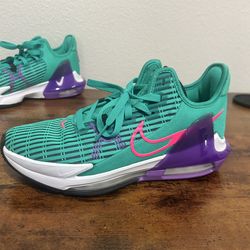 Nike Men's Lebron Witness 6 Size 9.5 Womens/ Size 8 Mens