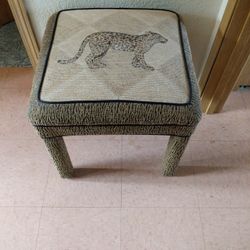 Cheetaha Stool