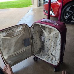 HYPERSPACE XLT21INC SPINNER SUIT CASE