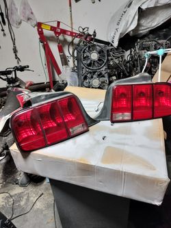 2005-2009 Mustang Tail Lights