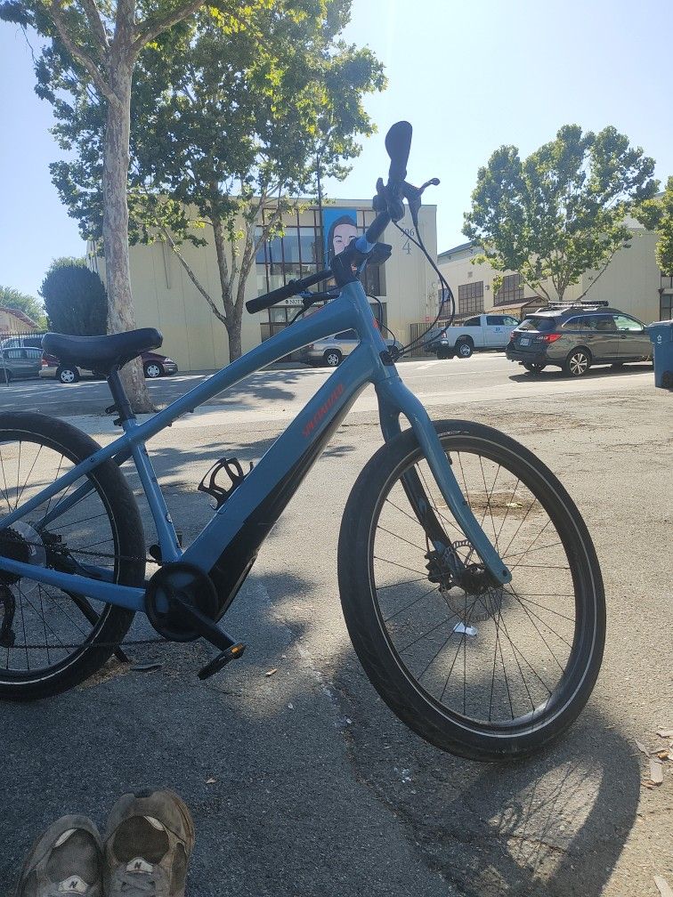Specialized Turbo Como 2.0 Low-Entry 650b electric bicycle.