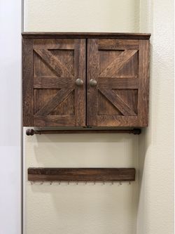 Wooden jewelry box
