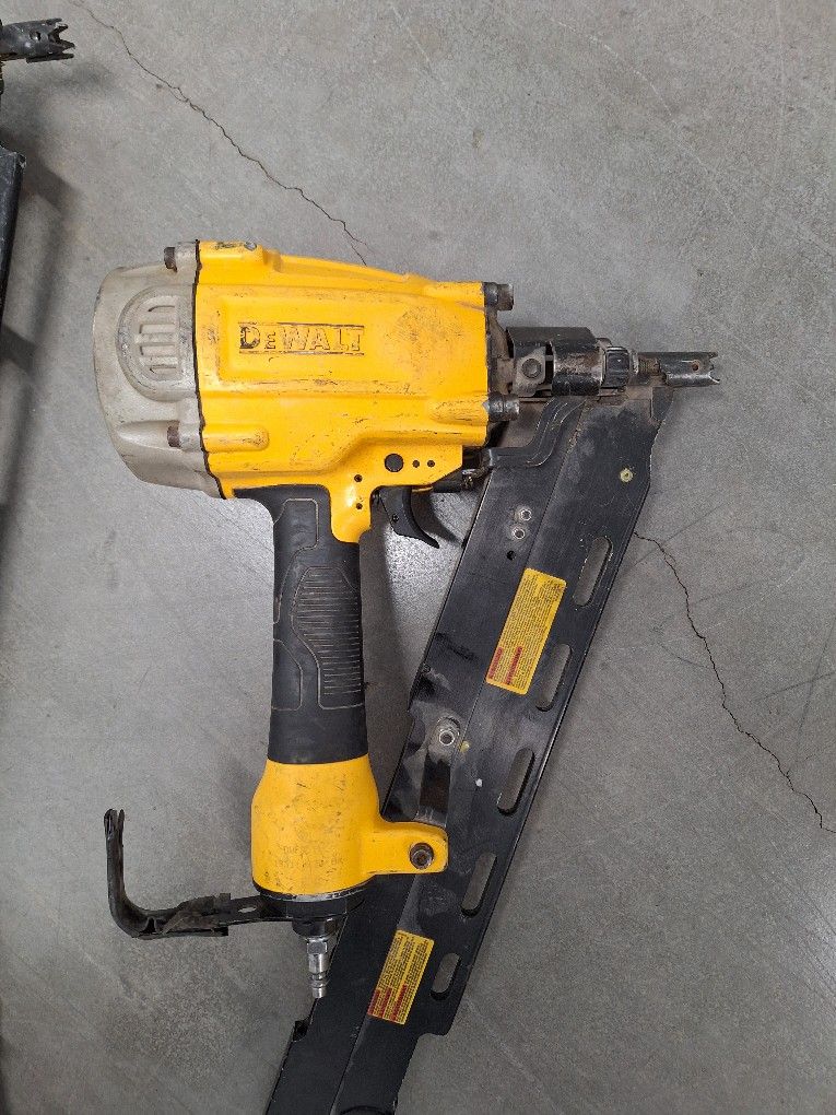 Dewalt Airmatic 21 Framing Nail Gun