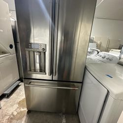 GE Refrigerator Working Great 