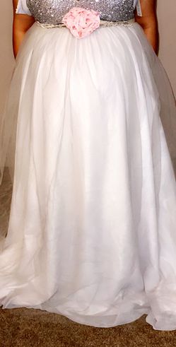 Brand new Maternity dress never used med/large