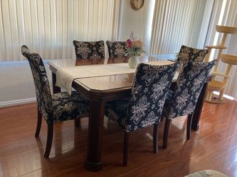 7 Piece Dining Set With Extendable Table