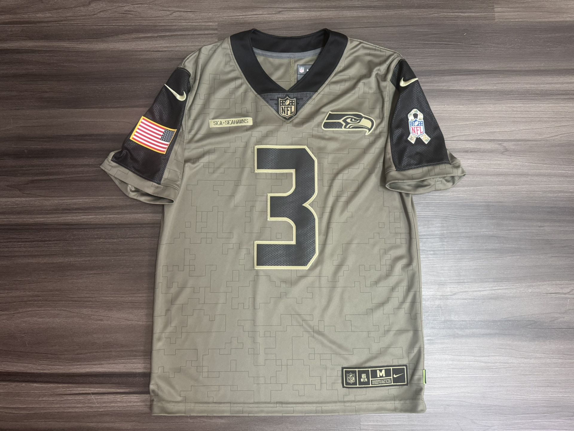 Nike Seattle Seahawks Russell Wilson #3 2021 Salute to Service Jersey Adult Sz M