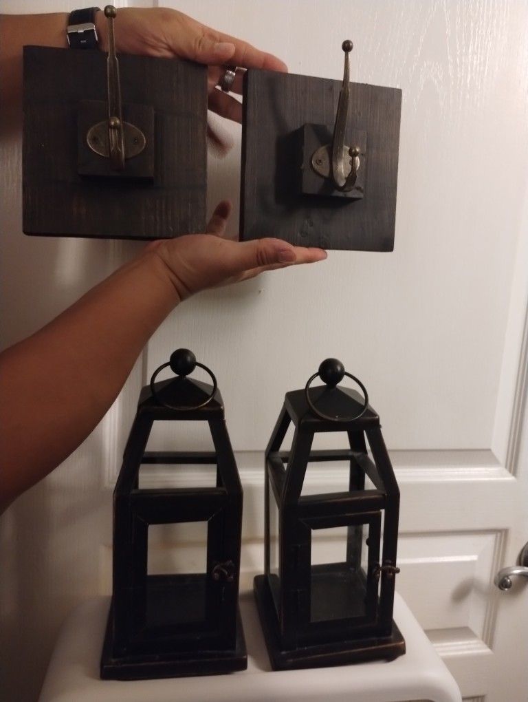Matching Pair Of Rustic Candle Holder Lanterns With Wooden Metal Wall Plaques (View All Photos)