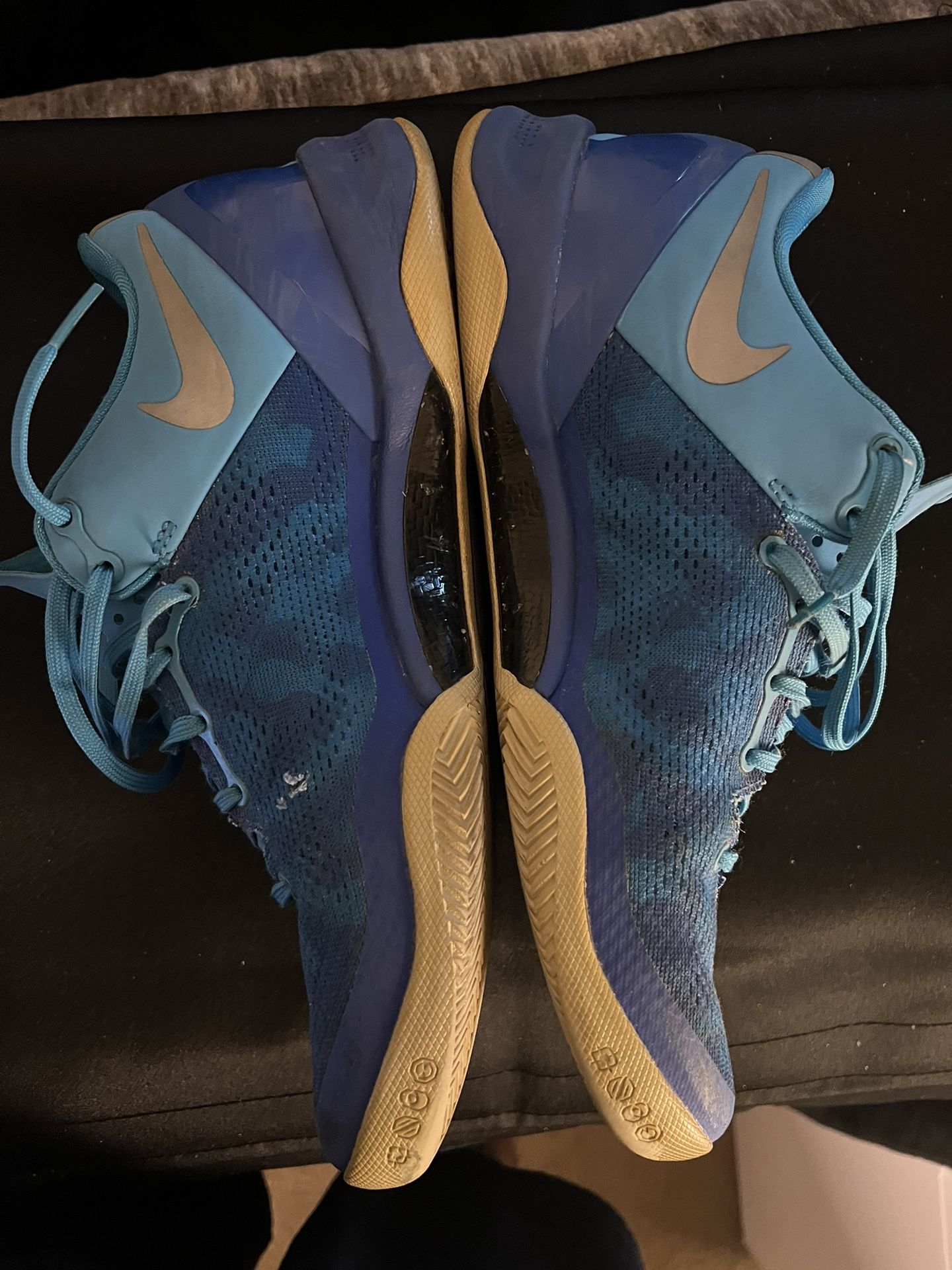 Kobe 8 Blue Glow 