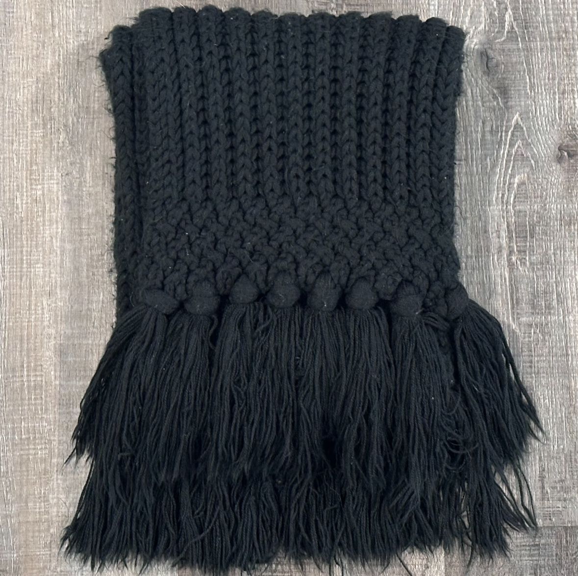 6-Foot Thick Black Knit Scarf