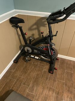 SCHWINN IC3 Indoor Cycling bike