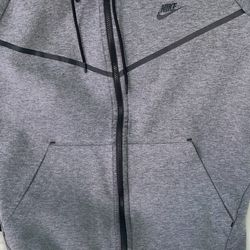 Nike tech size XXL
