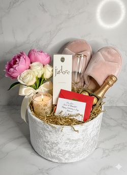 VALENTINE’S DAY BASKETS 💙🩷