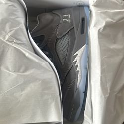 Wolf Grey Jordan 5 Retro size 10 mens