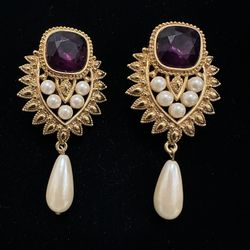 Vintage Collectable Clip On Earrings 