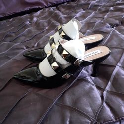 Patent Leather Shoes. Pointy Toe W/Studes