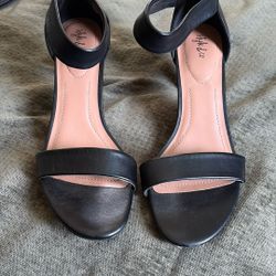 New Never Worn Dressy Sandal