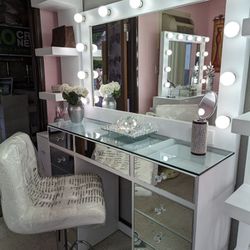 🎓🎉Beautiful new vanity excellent for gift 