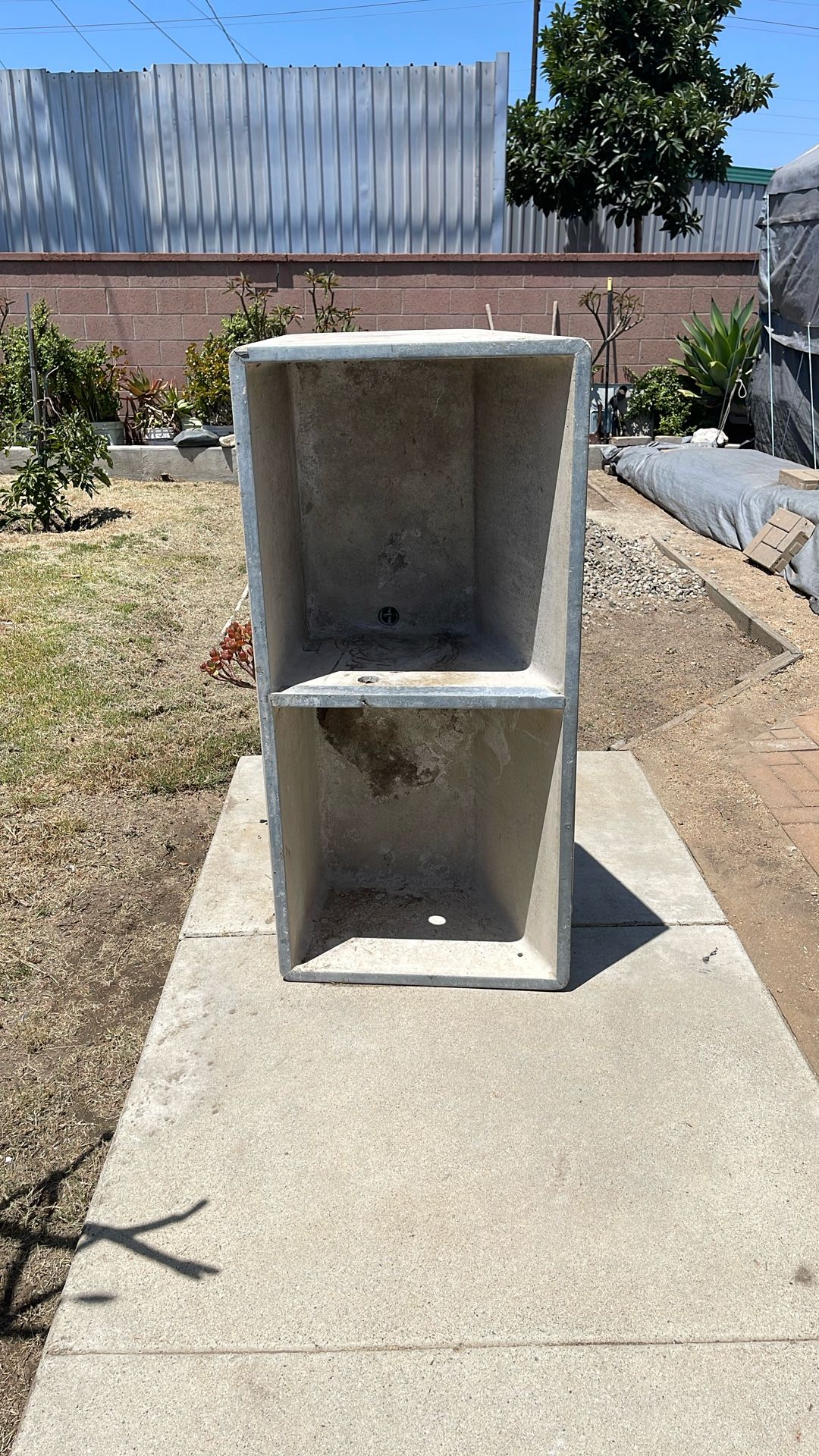 Sink-concrete-4’x2’