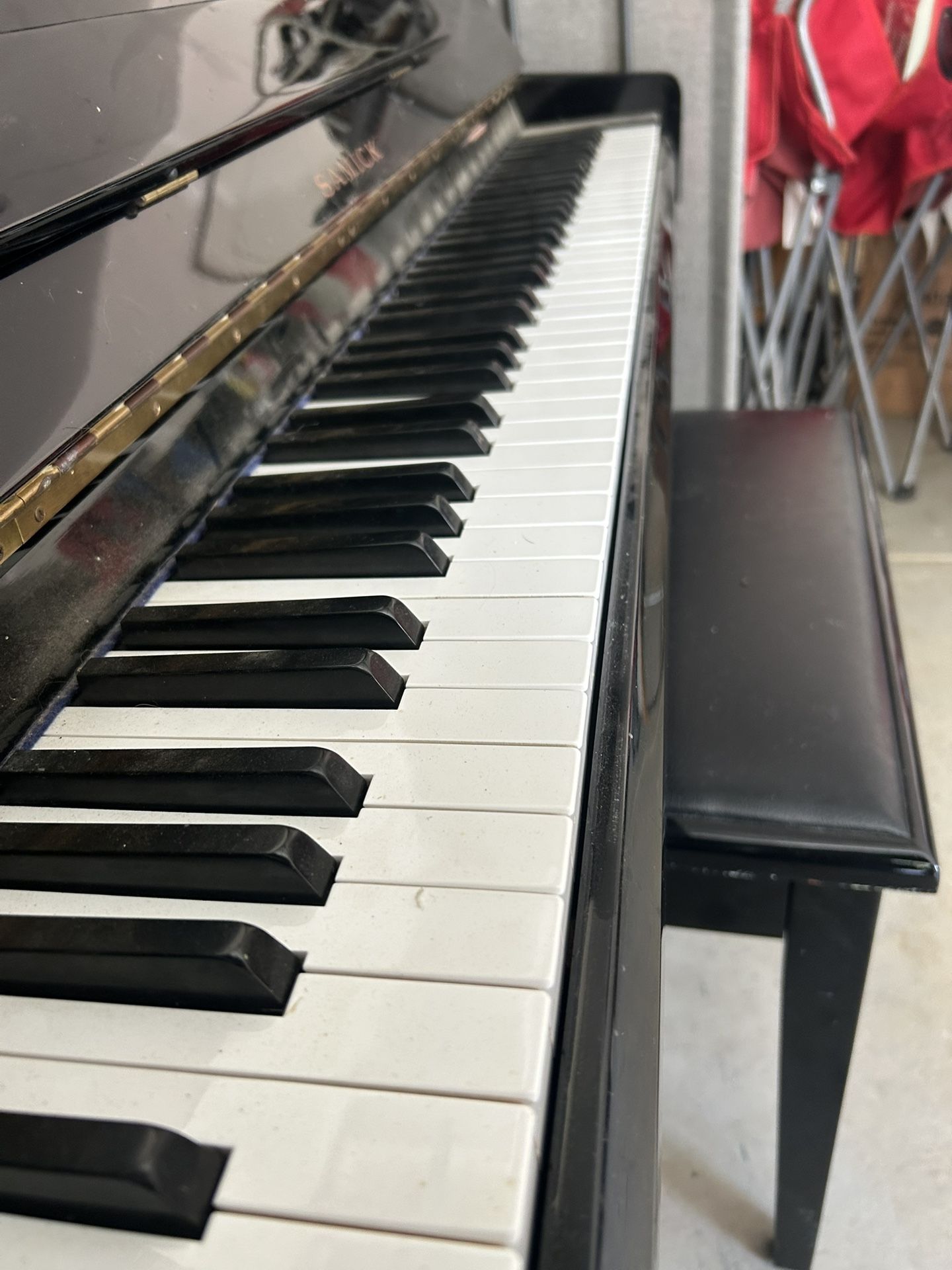 Upstand Piano