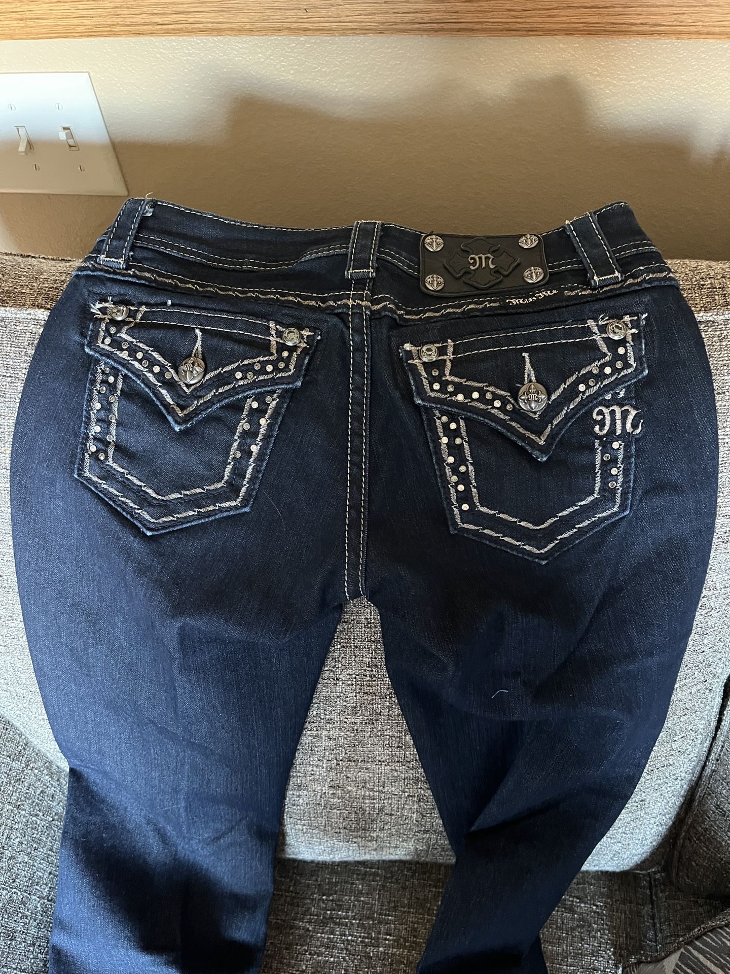 Like New Miss Me Women’s Jeans 25 x29 Inseam