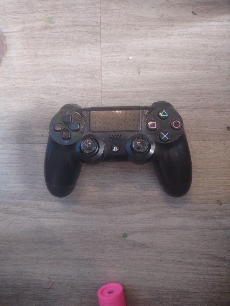 PlayStation 4 Wireless Controller 