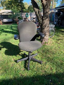 Black Office Chairs with armrests