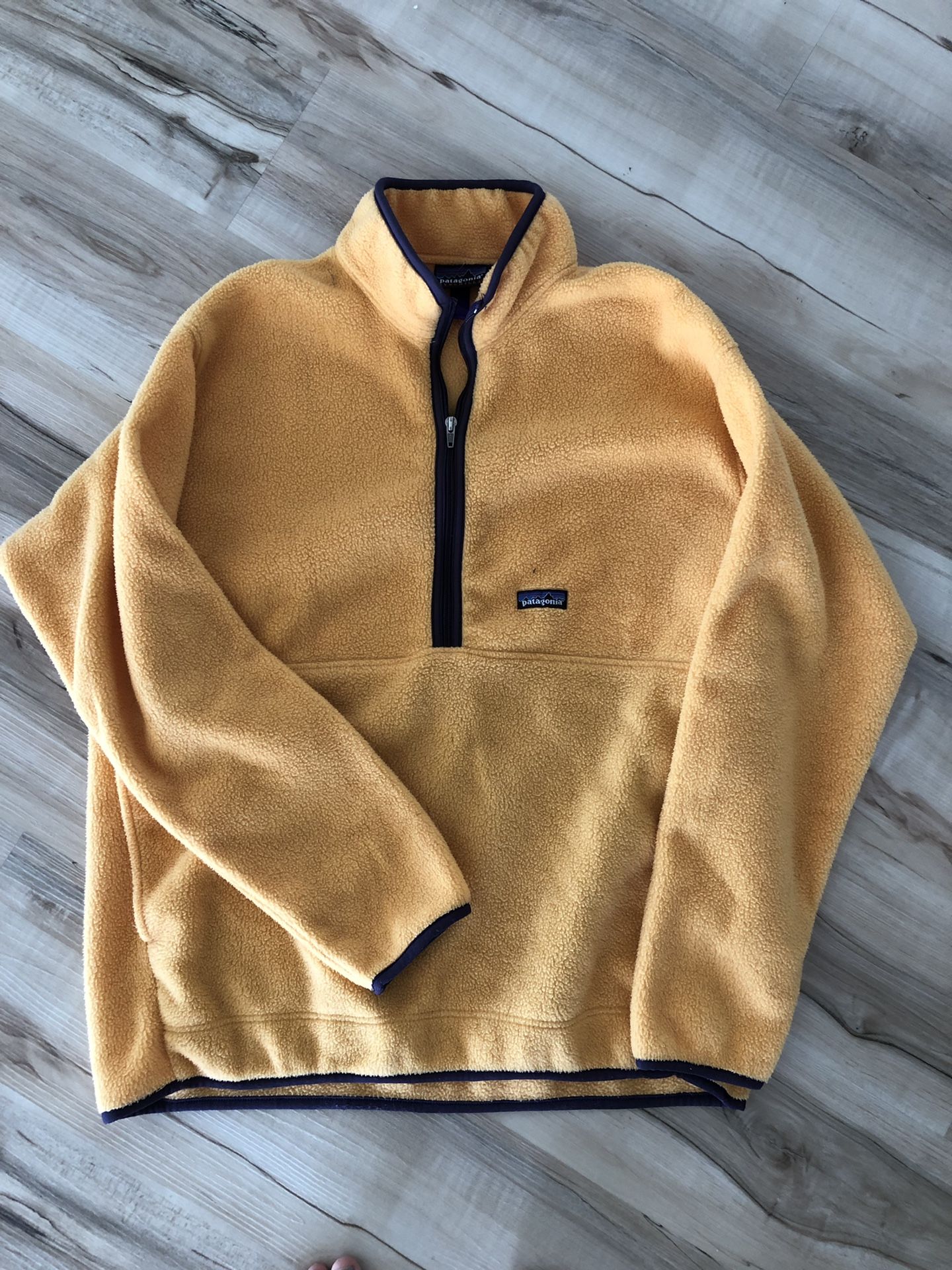 Patagonia yellow pullover fleece sweater XL