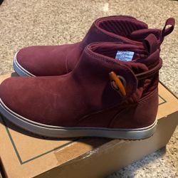 Women's Mountainside Toggle Boots