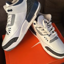 Air Jordan 3  Retro Size 7.5 White And Blue Navy