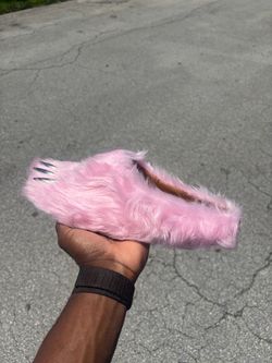 Pink bear claws size 13&14