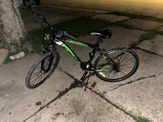 Schwinn Sidewinder 26” Mountain Bike — Black & Green