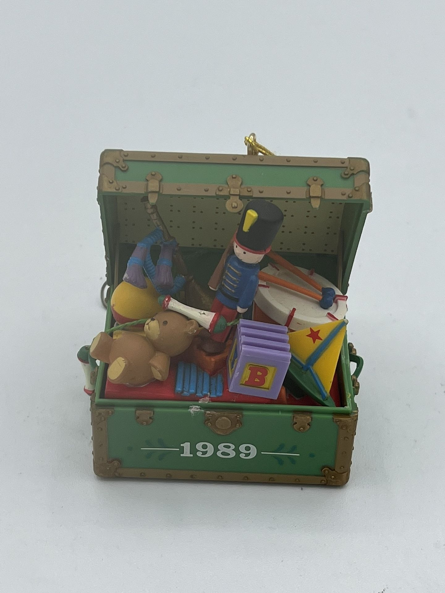 VTG 1989 Enesco Treasury Toy Chest GARFIELD Mine All Mine Christmas Ornament.   VTG 1989 Enesco Treasury Garfield Mine All Mine Christmas Ornament, pr