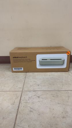 CRICUT EXPLORE 5 12” CUTTING MACHINE STARTER BUNDLE.