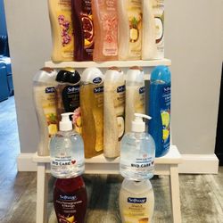 $40 Softsoap  Body Wash Bundle It’s All Brand New And Pick Up Gahanna