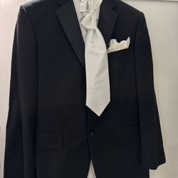 Jones New York Tuxedo (40L Jacket/ 34R Pants)