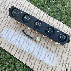 92-95 Jeep Wrangler YJ Dash Cluster Gauge Fuel Temp Volt Oil OEM