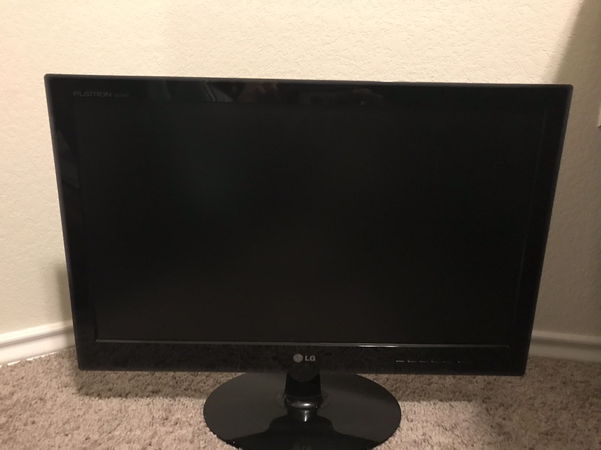 Lg Monitor 24in Wide 14In Height