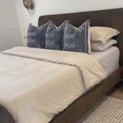 Crate And Barrel Fairmount King Bed